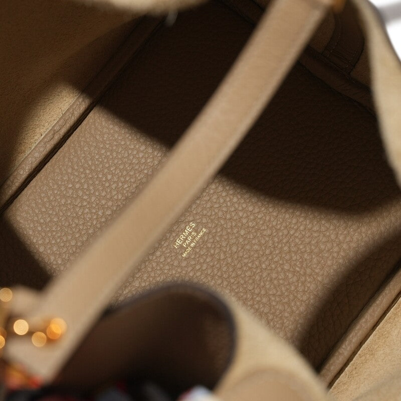 Hermès Trench Clemence Picotin Lock 22 Gold Hardware