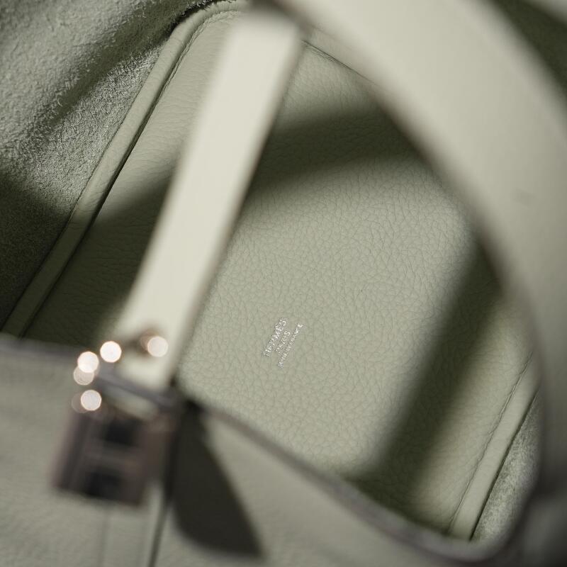 Hermès Gris Neve Clemence Picotin Lock 22 Palladium Hardware