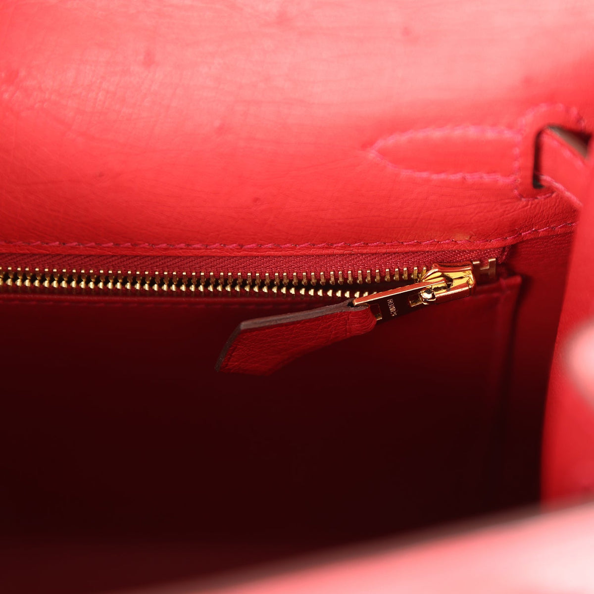 Hermès Special Order (HSS) Kelly Sellier 25 Rouge Vif Verso Ostrich Gold Hardware