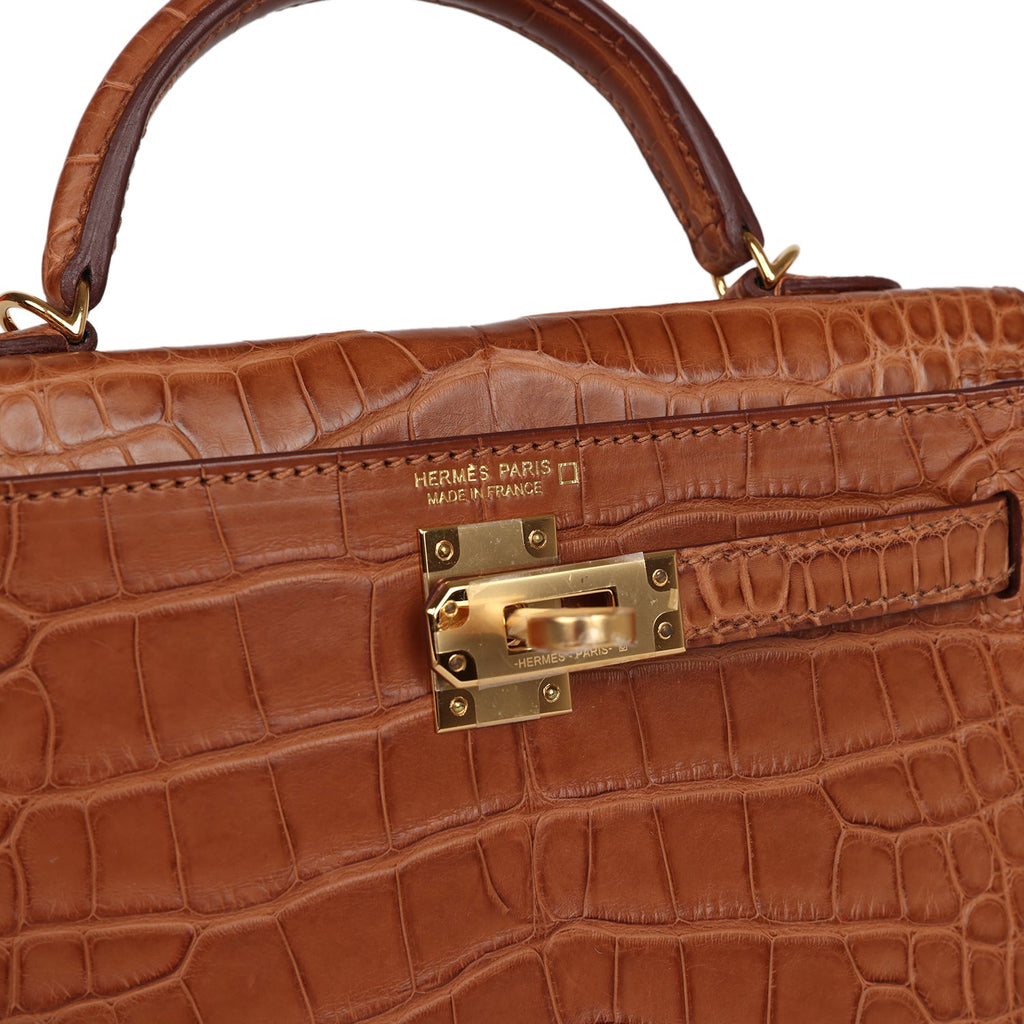 Hermès Kelly Sellier 20 Gold Matte Faux Leather Gold Hardware