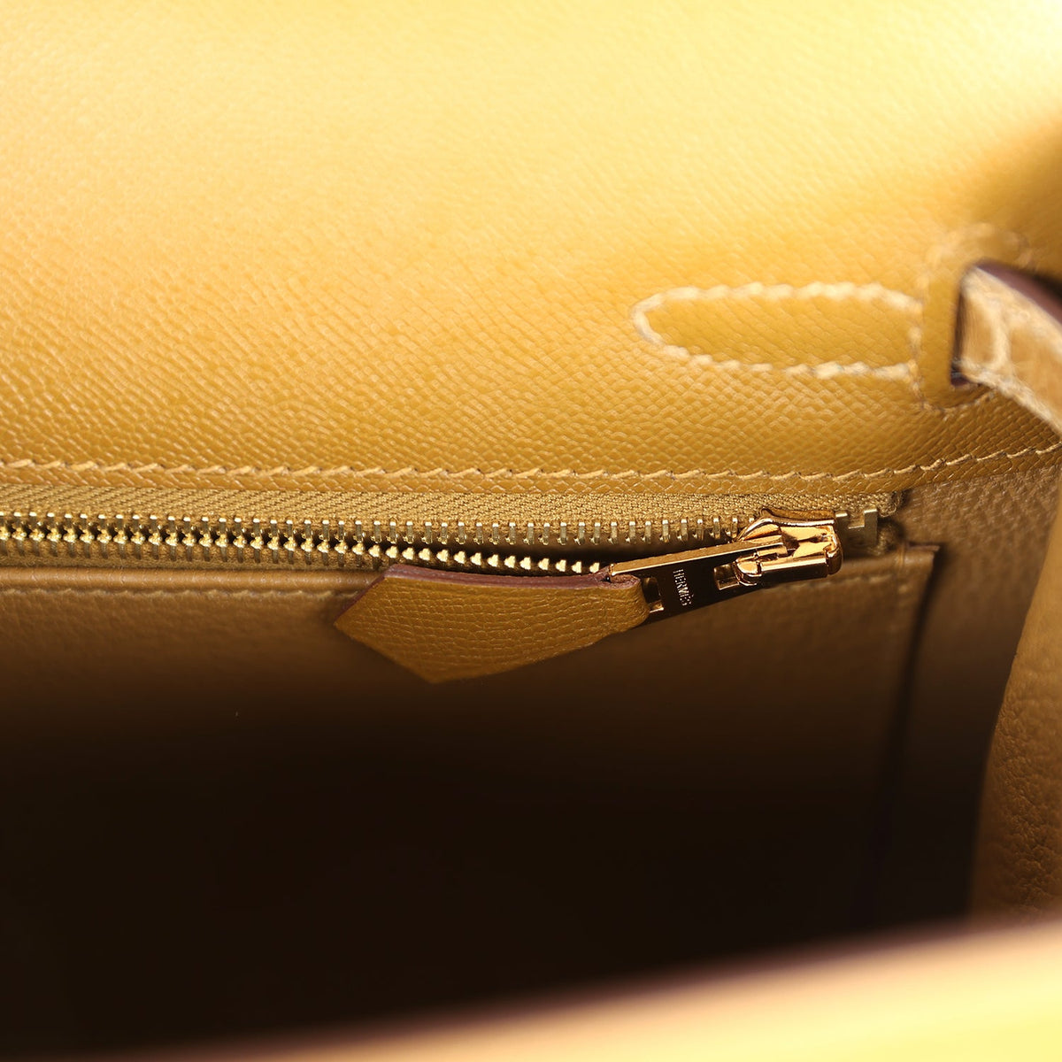 Hermès Kelly Sellier 25 Bronze Dorè Madame-textured Faux Leather and Sable Shiny Faux Leather Touch Permabrass Hardware